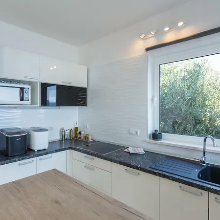 Apartment Bonakyra